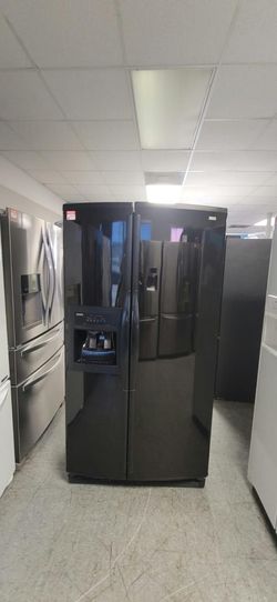Kenmore Side‑by‑Side Fridge – Black, Ice & Water