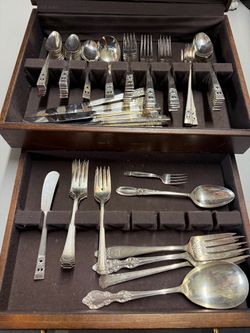 Community 1930s Silver-Plated Flatware Set in Wooden Storage Case