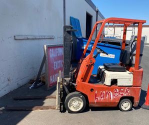 Datsun Forklift 3000 lbs 2 stage sideshift