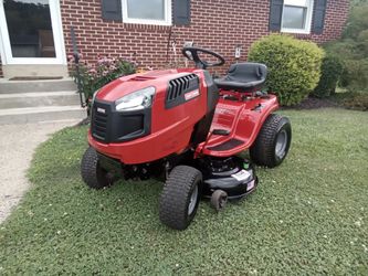 REAL NICE, CRAFTSMAN LT2000 AUTOMATIC RIDING MOWER