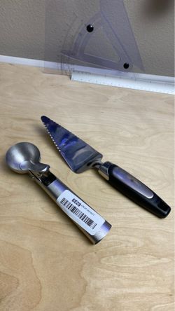 Ice cream scooper and pie server