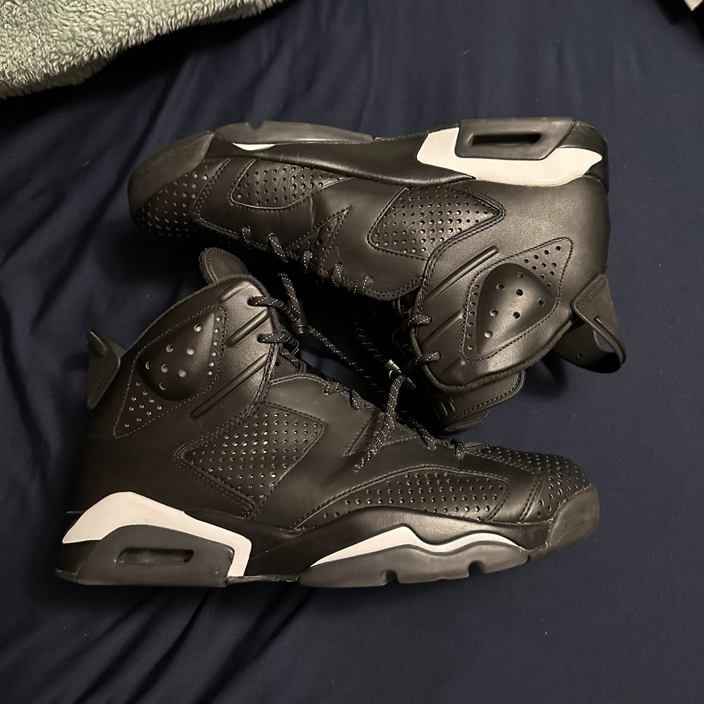 Jordan 6 Black Cat