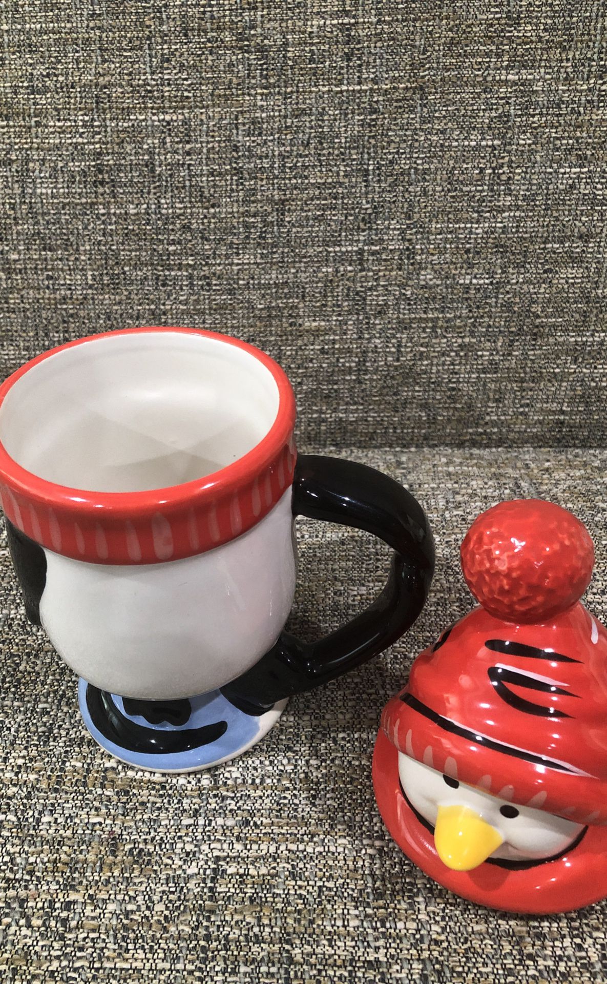 Pfaltzgraff Penguin Skate Lidded Figural Coffee Cocoa Mug Cup