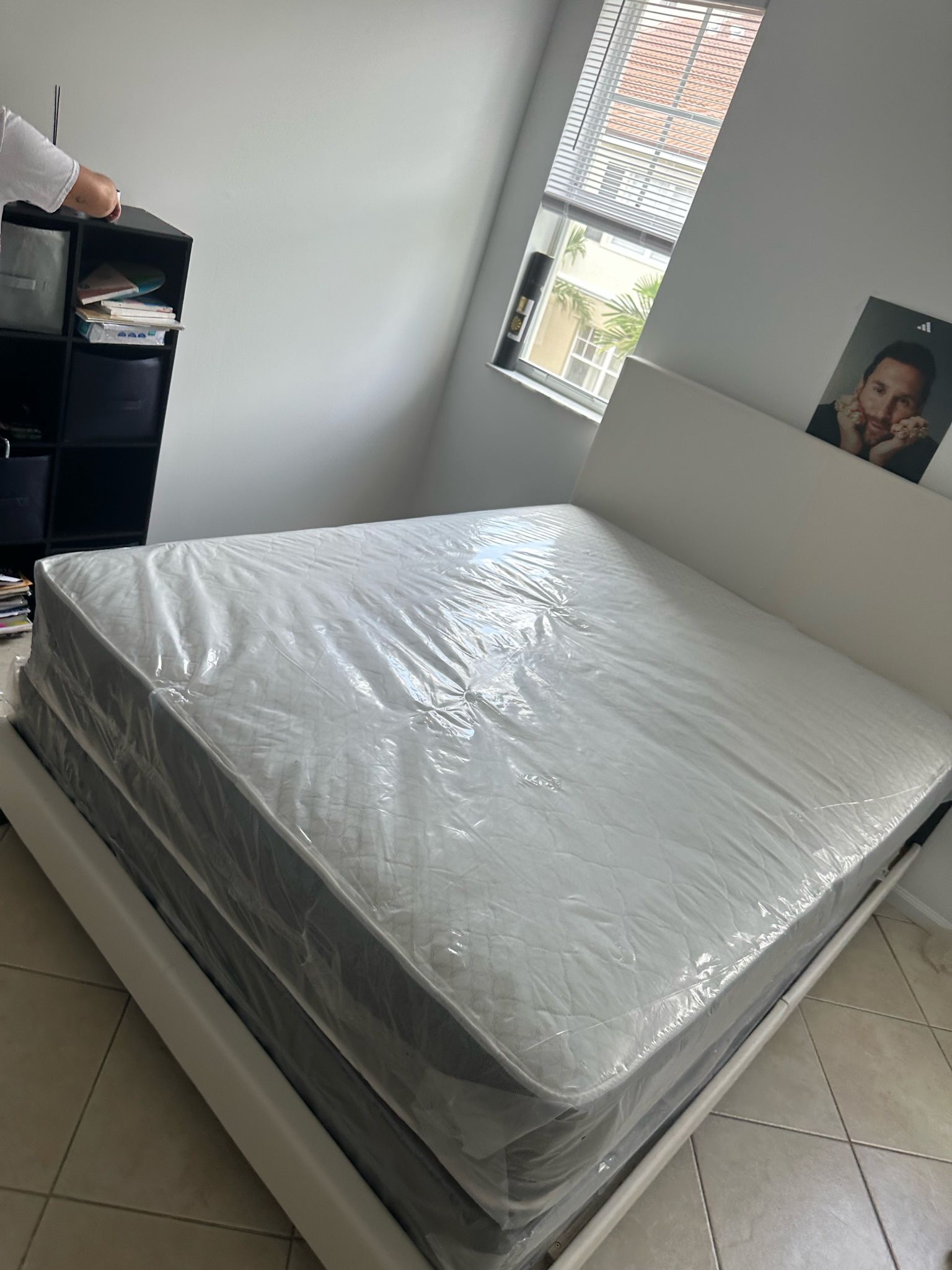 NEW QUEEN REGULAR SET MATTRESS AND BOX SPRING 2pcs