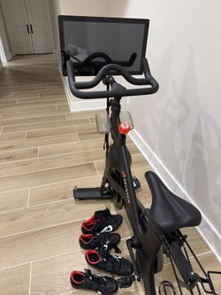 Quality Item Cardio Machine with Mat and Shoes - Bethesda, MD