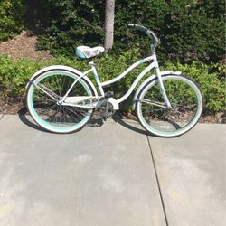 26” Huffy Cranbrook Ladies White Beach Cruiser 