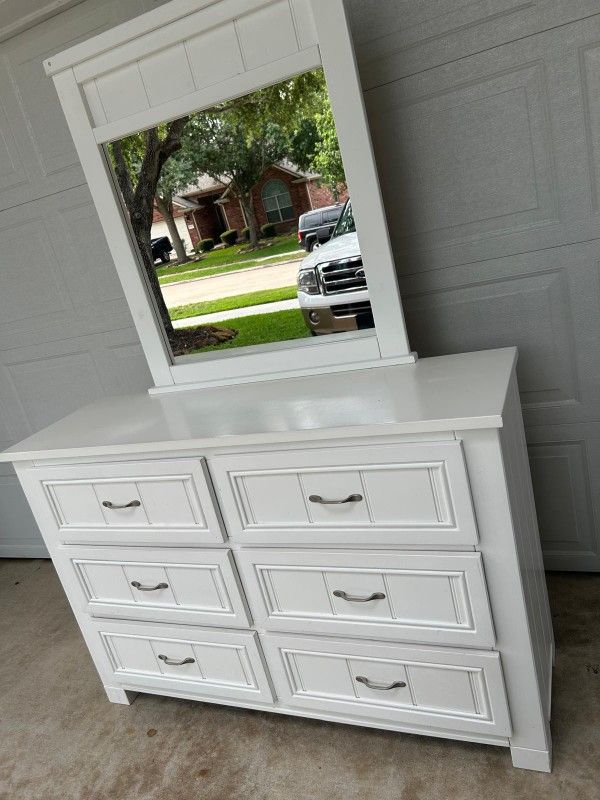 White Dresser & Mirror Set