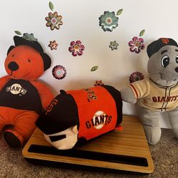 MLB GIANTS  BUNDLE OF PLUSH!!  GIANTS BEAR, TSUM TSUM & LOU SEAL!!