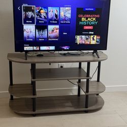 LG Tv 📺 - Smart Tv (45 Inches) & Table for TV
