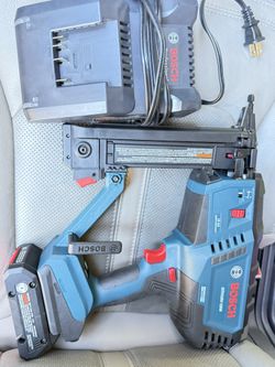 Bosch Stapler  Battery And Changer 