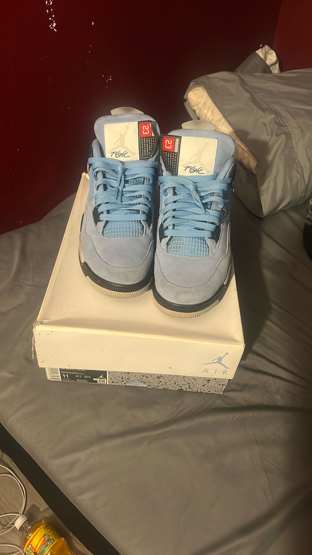 Jordan 4 Retro University Blue