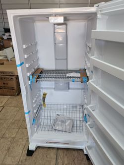 BRAND NEW Whirlpool
Fast Freeze 19.65-cu ft Frost-free Upright Freezer (White)