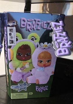 Bratz Bratziez Iconz Bestiez Plush Blind Box with Charm Clip and Accessory