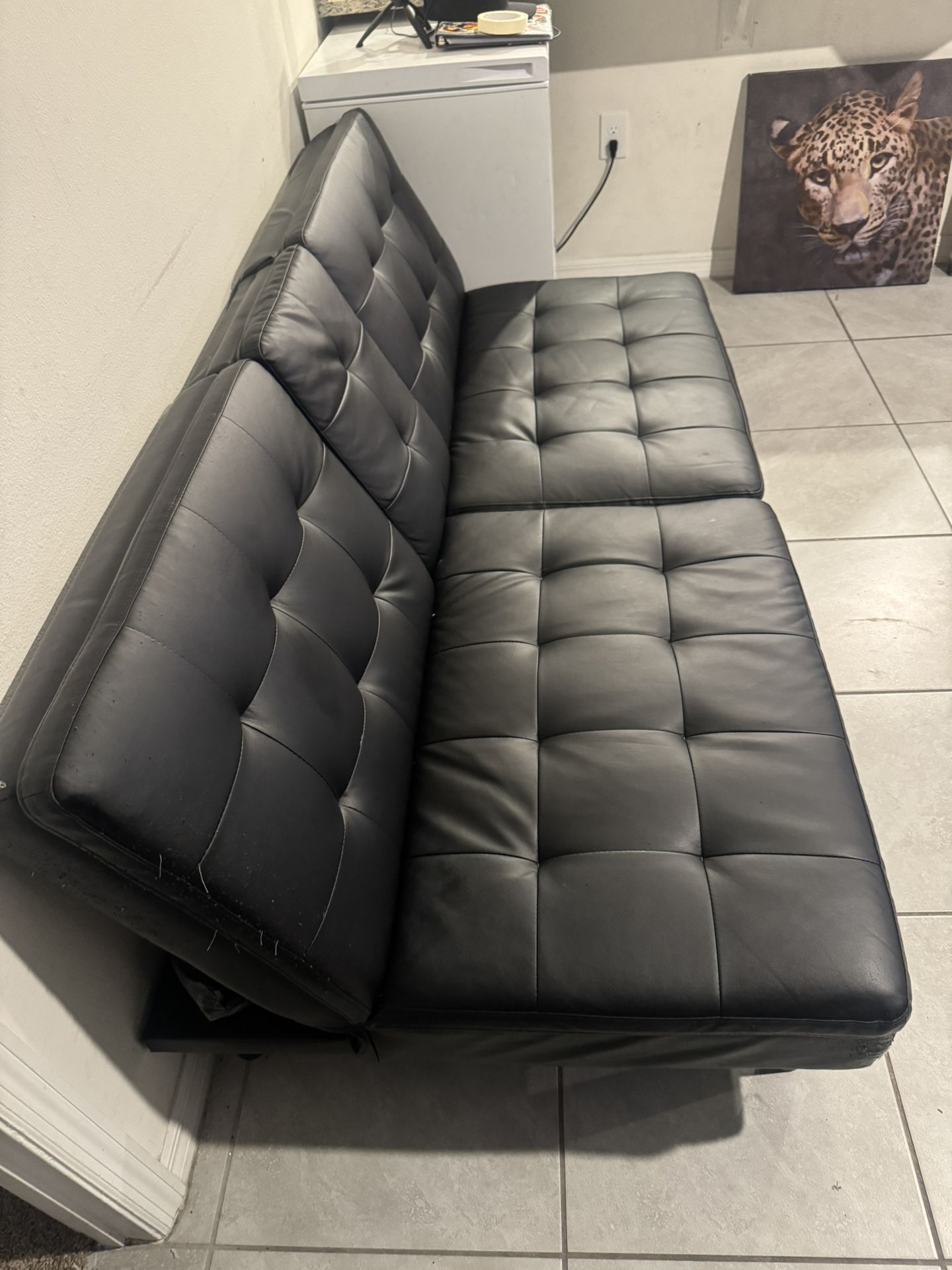 Black Futon