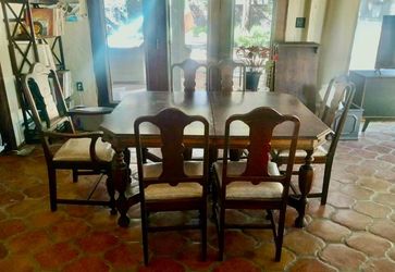 VINTAGE DINING SET WITH SLEEVE.