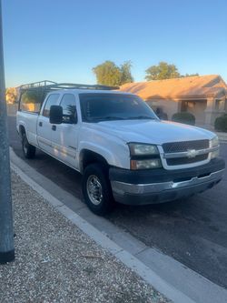 Chevrolet pick up four-door long bed with a rack 2004 2500 Chevrolet pick up four-door long bed with a rack