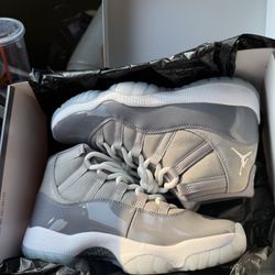 “Jordan 11 Cool Grey 👟🔥 Size 8.5 — $285 OBO. Classic pair, great condition, move quick before they’re gone! #CoolGrey11 #Jordan11 #SneakerSteal”