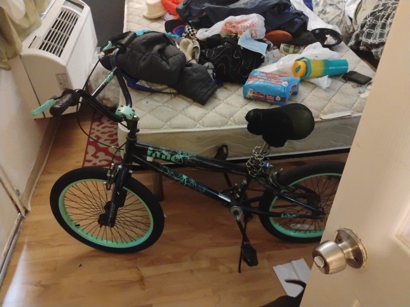 BMX FADAE BIKE NEED ALL 4 NEW BRAKES USED GOOD RIDES WELL