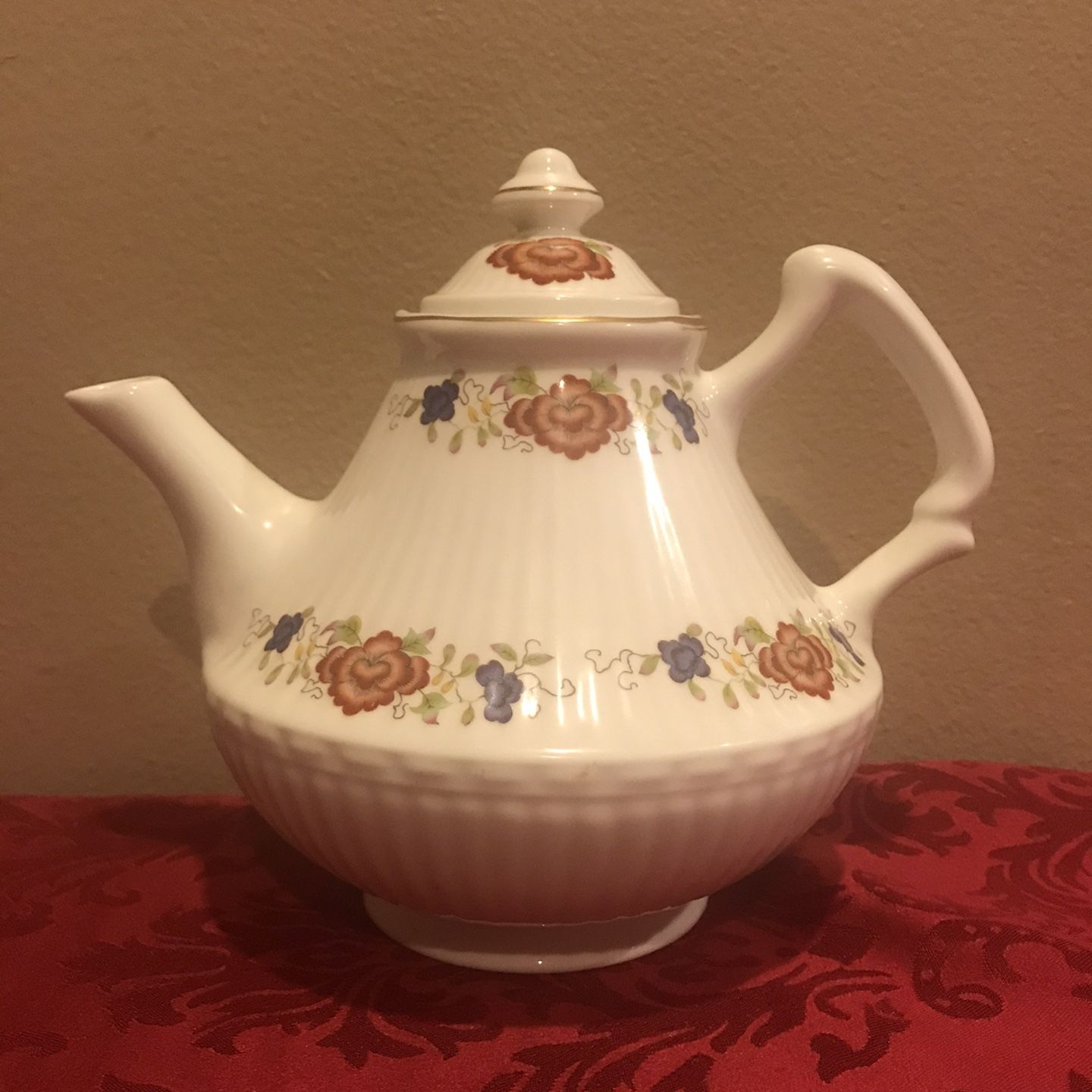 Vintage Royal Stuart Tara Hall Teapot Fluted Fine Bone China. Made in Galway, Ireland