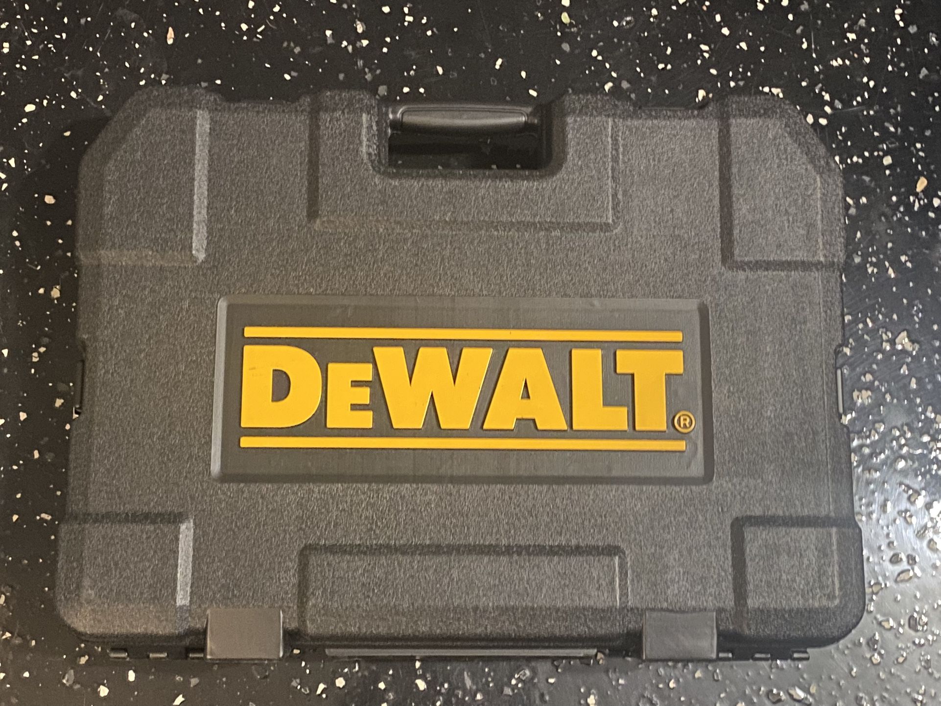 DEWALT Mechanic Tool Set, 247-Piece 🛠️ 