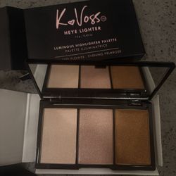 K Voss  Highlighter Pallet