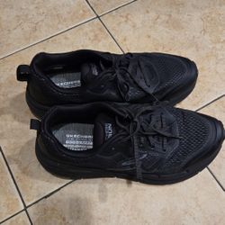 Skechers Max Cushioning 