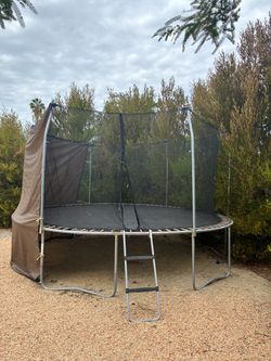 15’ trampoline