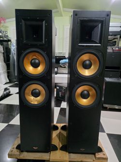 Klipsch RF3 II 150 watts RMS dual 8" woofer Speakers. Excellent condition, Perfect working amazing sound will test before you buy