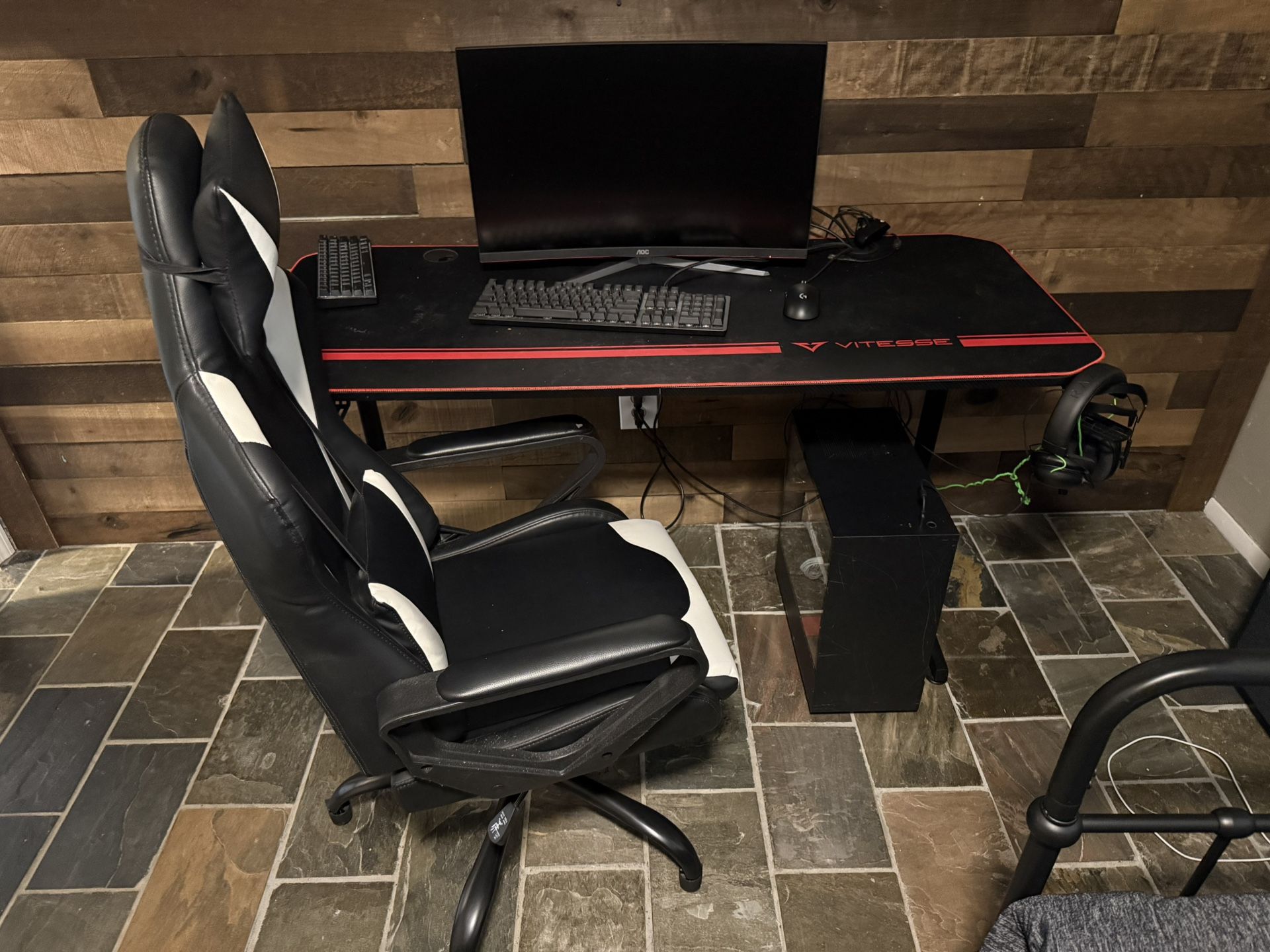 Gaming Computer , With Chair And Table 