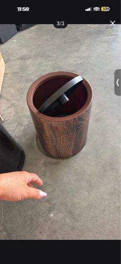 Bathroom trash can