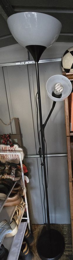 Floor Lamp for leaving room.