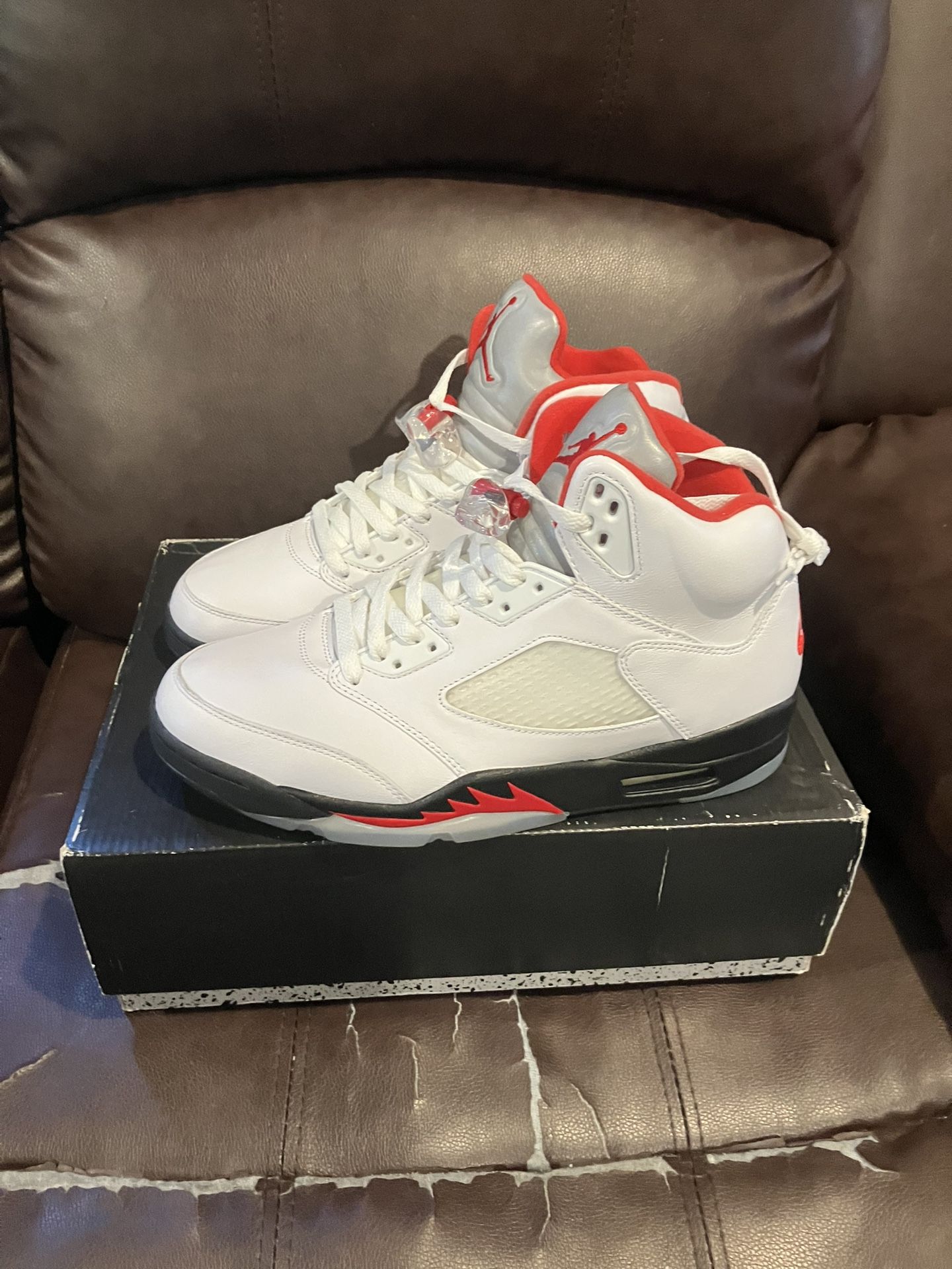 Nike Air Jordan 5 Retro Fire Red Size 10