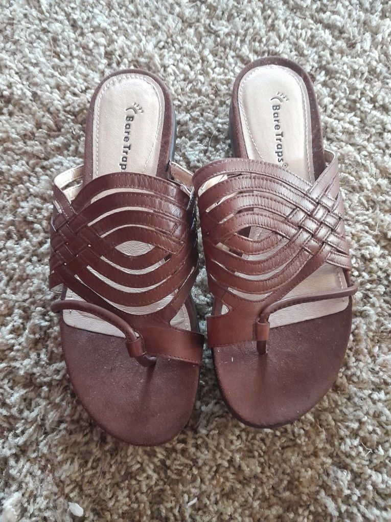 Bare Traps Sandals
Size 8
Color Brown