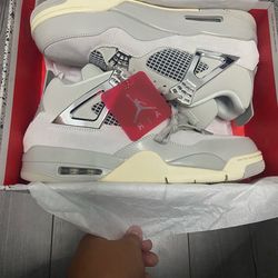 Jordan 4 Retro Frozen moments