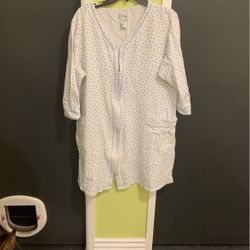 Women’s Bathrobe (size L)