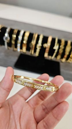 New Braclet Bangels (Jewlery)