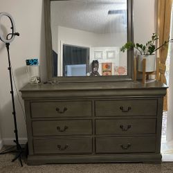 Dresser And Mirror 