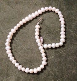 vintage white string of freshwater pearls