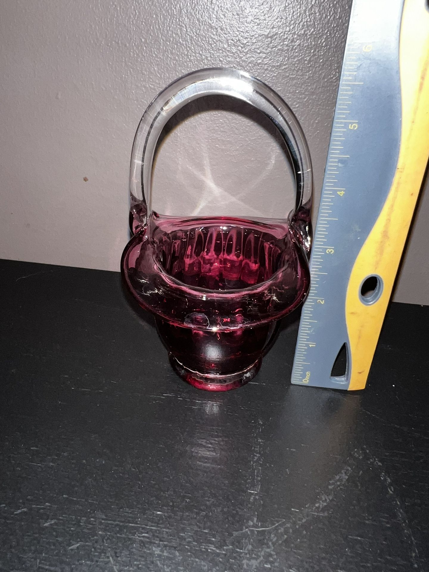 5 1/2” Vintage Pilgrim Cranberry Art Class Basket with clear handle