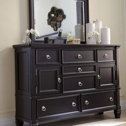 Ashley Large Dresser with Detachable Mirror