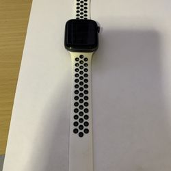 Apple Watch Series 4