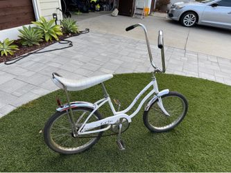 Vintage Schwinn  girls bike.