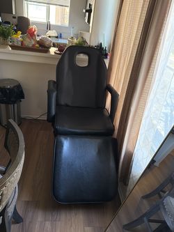 Folding tattoo bed chair (PLZ TAKE IT!!!)