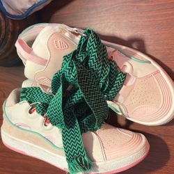 I Wore It Twice I Bought Them From A Kid And I Wanna Sell Them Cause The Don’t Fit Me Well 