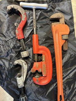 Manually Pipe Cutters, Good Condition