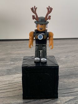 Roblox Ultraw Figure and Accessories (No Code)