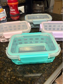 Set of glass containers