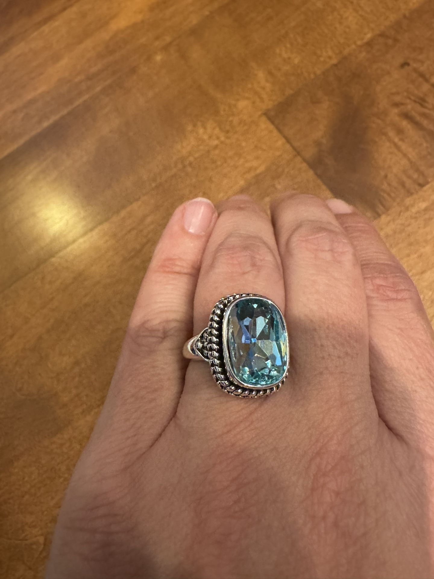 Woman’s vintage style ring with bluestone size 6 shipping available