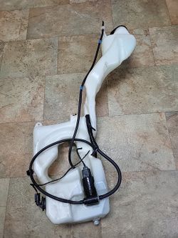 2010 MINI COOPER S  WINSHIELD WASHER RESOVER BOTTLE TANK 