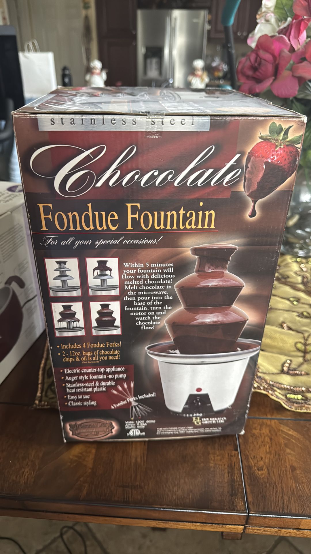 Chocolate fondue fountain